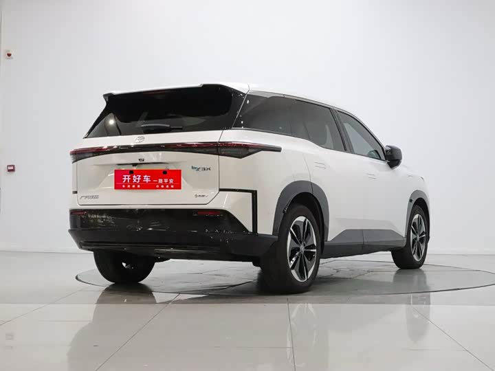 Toyota bZ3X, 2025 — фото 6 из 9
