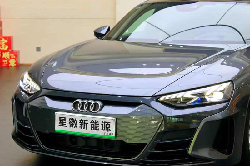 Audi e-tron GT, 2024 — фото 8 из 12