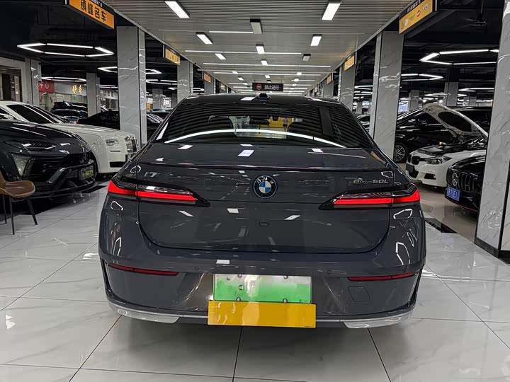 BMW i7, 2023 — фото 4 из 9