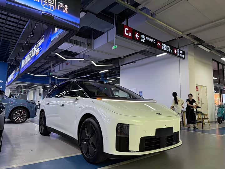 LiXiang i8, 2025 — фото 3 из 9