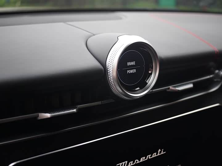 Maserati Grecale, 2023 — фото 8 из 9
