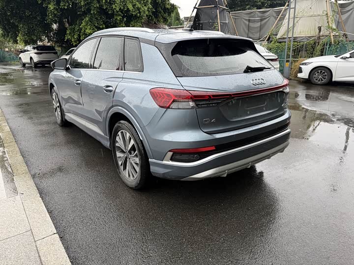 Audi Q4 e-tron, 2022 — фото 6 из 9