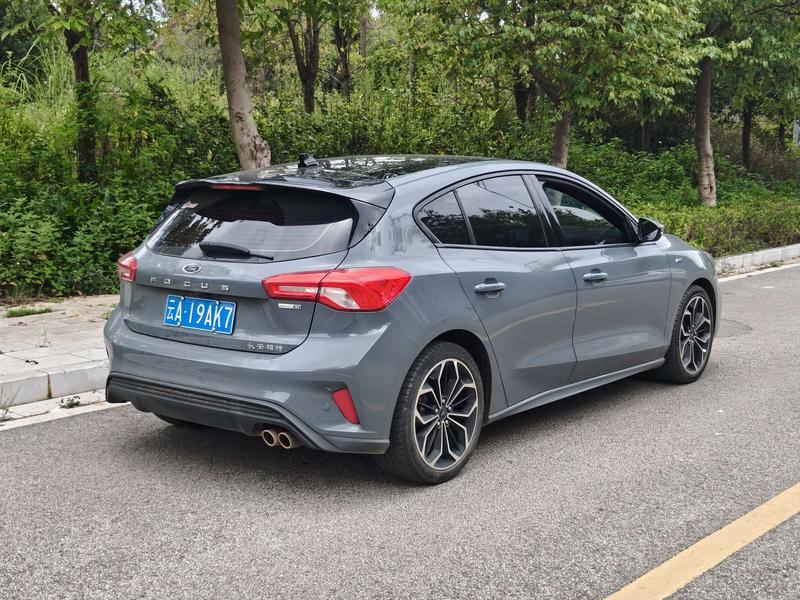 Ford Focus, 2021 — фото 7 из 12
