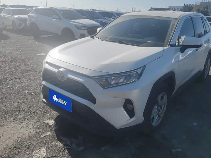 Toyota RAV4, 2022 — купить в Кирове под ключ