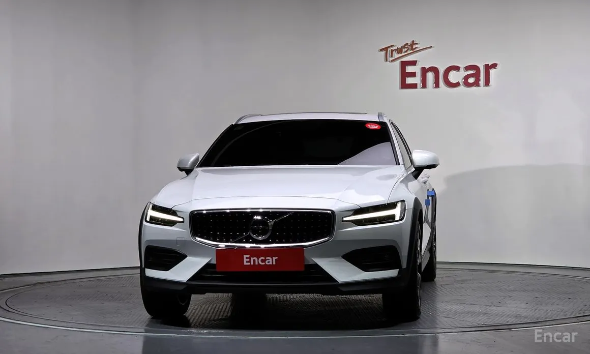 Volvo V60, 2022 — фото 3 из 12
