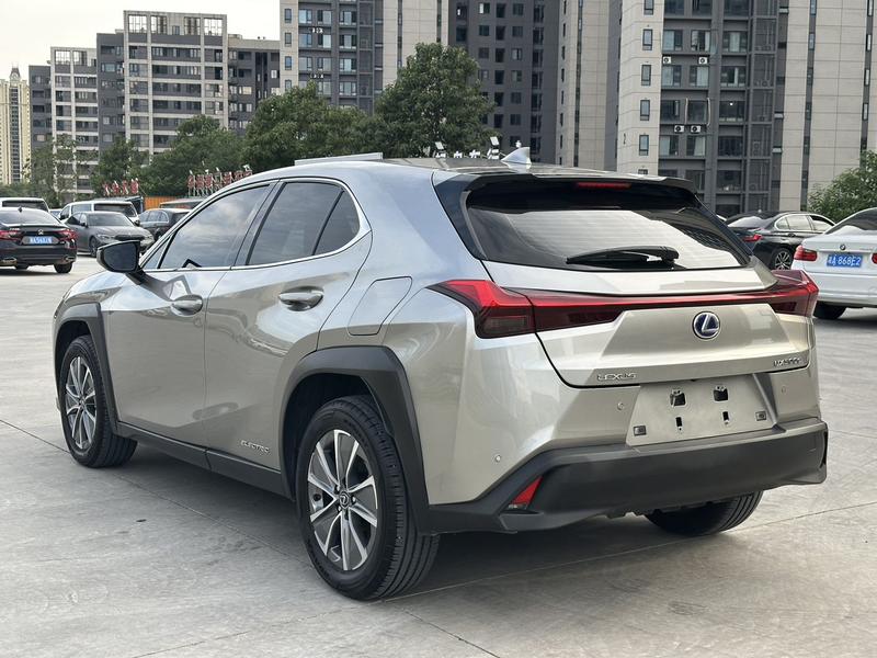 Lexus UX Hybrid, 2022 — фото 5 из 12