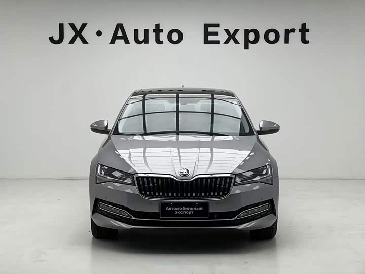 Skoda Superb, 2023 — фото 2 из 9