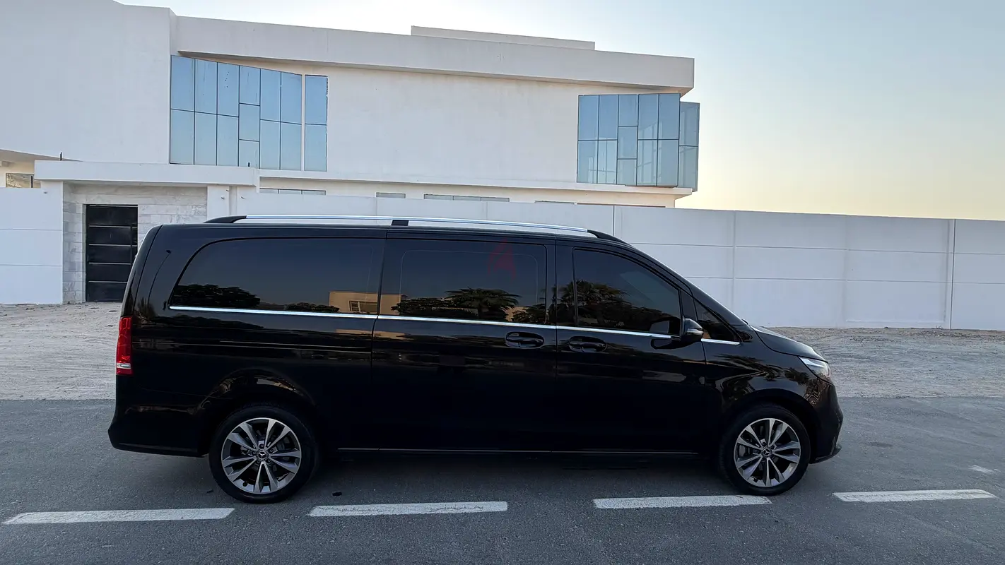 Mercedes-Benz V-Class, 2023 — фото 4 из 10