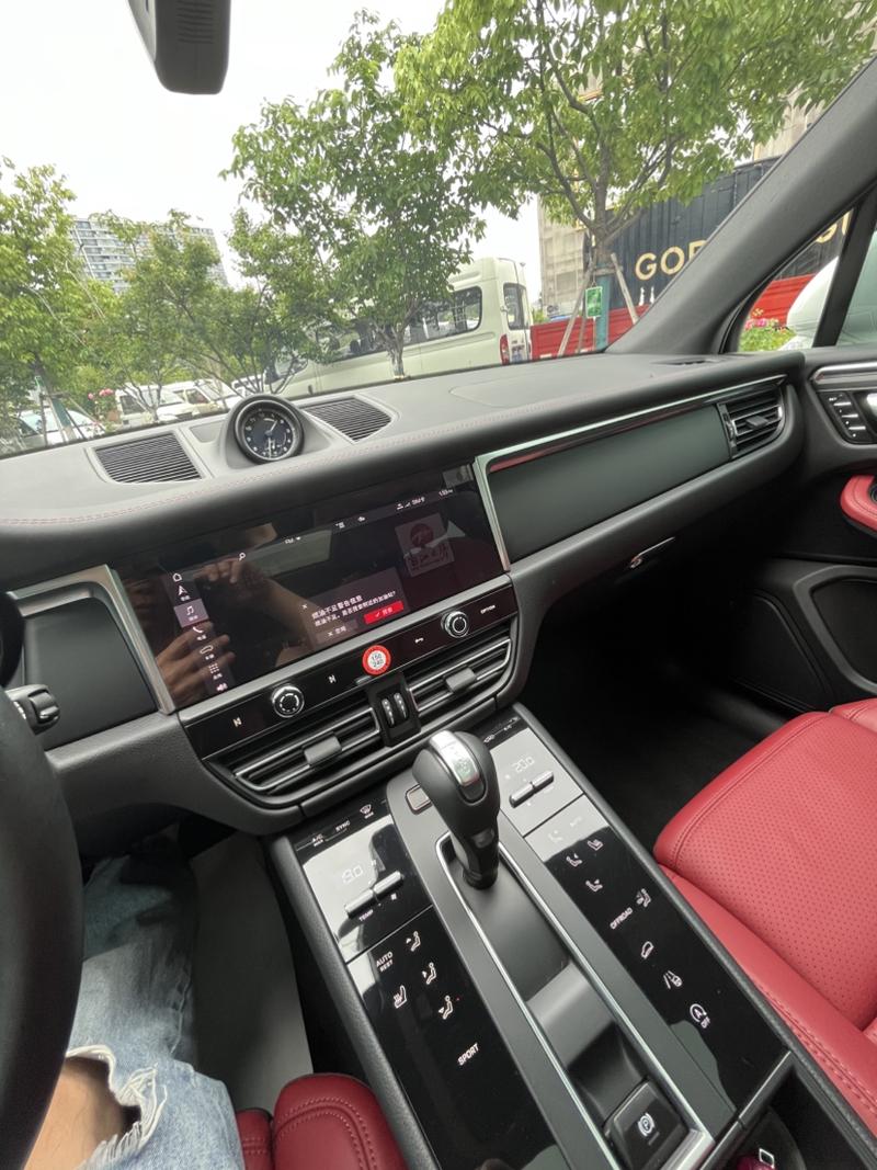Porsche Macan, 2022 — фото 8 из 12