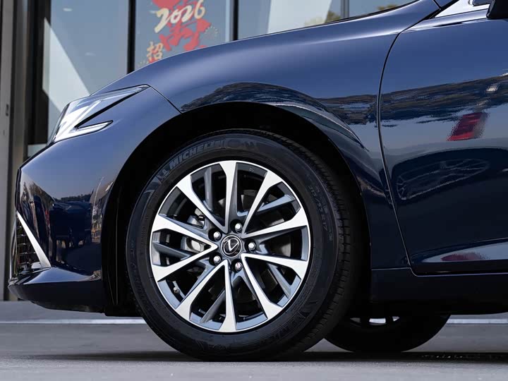 Lexus ES, 2025 — фото 8 из 9