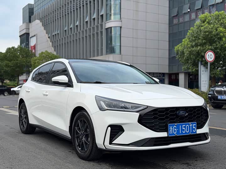 Ford Focus, 2022 — фото 3 из 9