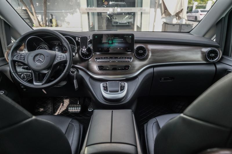 Mercedes-Benz V-Class, 2022 — фото 9 из 12