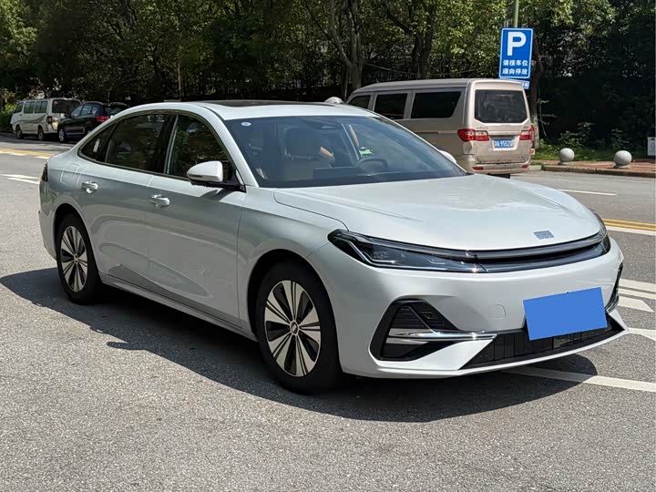 Geely Galaxy A7, 2025 — фото 3 из 9