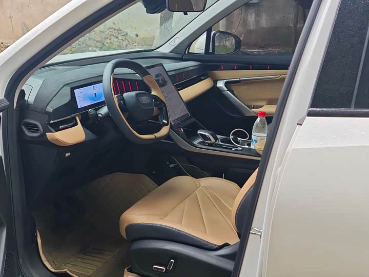 Geely Atlas L, 2023 — фото 7 из 9