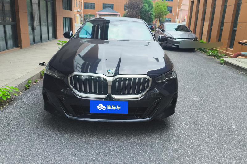 BMW 5 Series, 2025 — фото 2 из 12