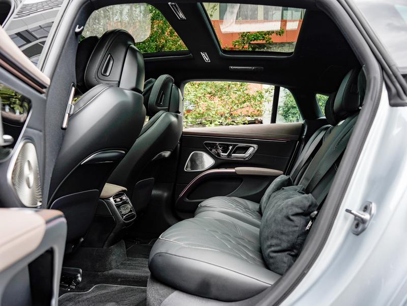 Mercedes-Benz EQS, 2023 — фото 12 из 12