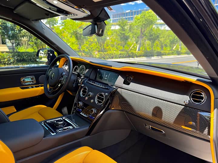 Rolls-Royce Cullinan, 2022 — фото 6 из 9
