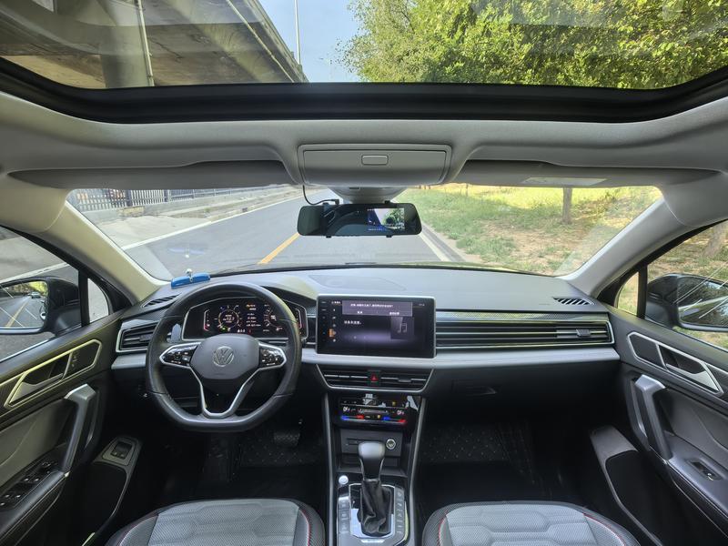 Volkswagen Tiguan L Hybrid, 2023 — фото 6 из 10