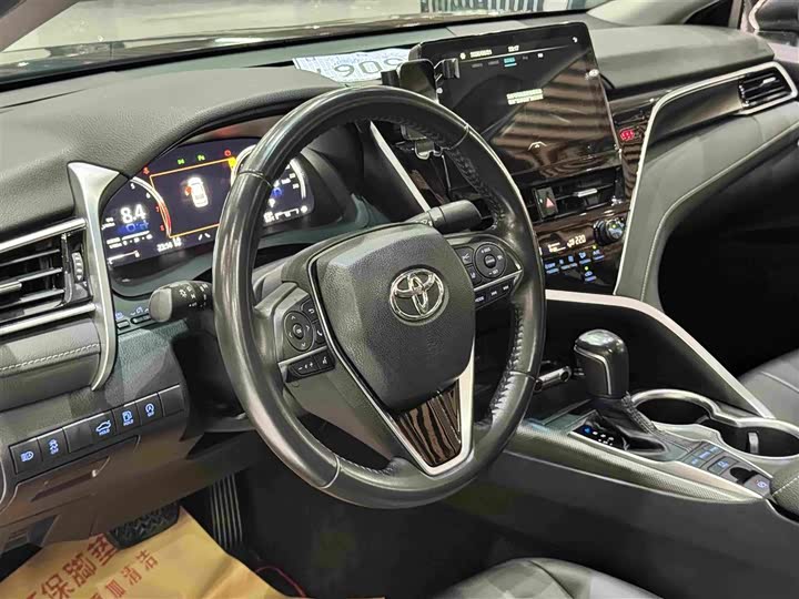 Toyota Camry, 2022 — фото 8 из 9