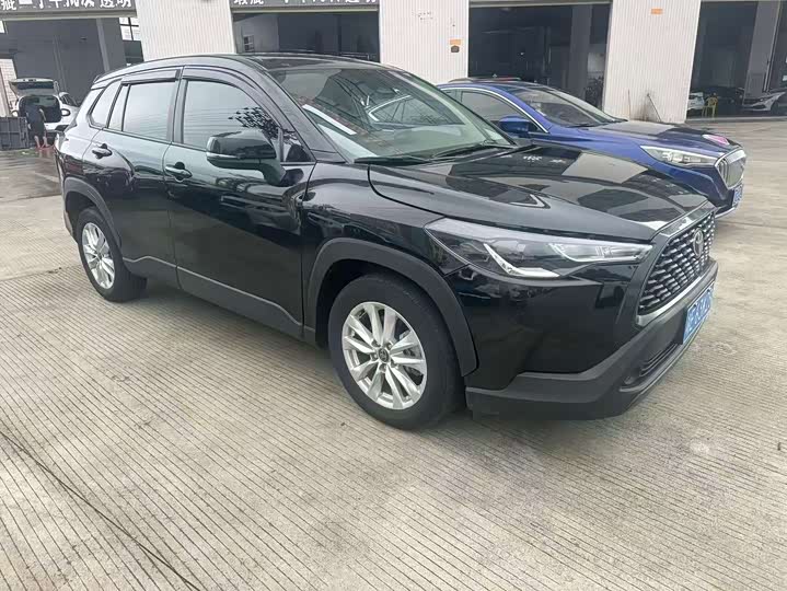 Toyota Corolla Cross, 2023 — фото 3 из 9