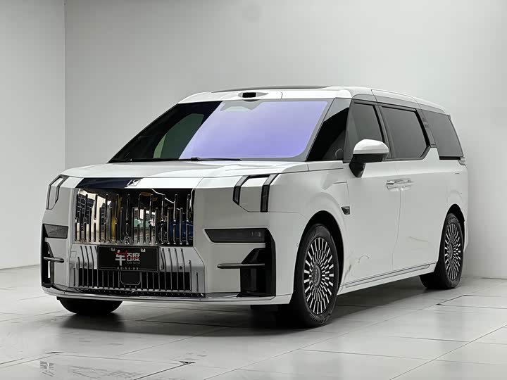 Zeekr 009, 2024 — купить в Ижевске под ключ