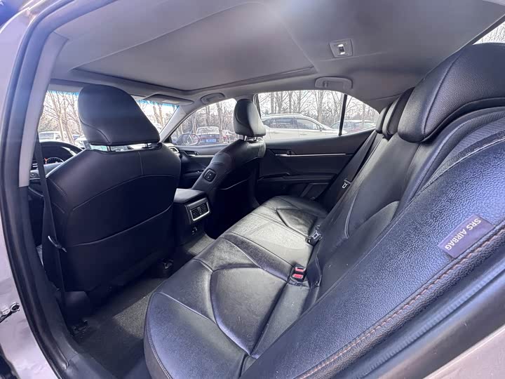 Toyota Camry, 2022 — фото 5 из 9