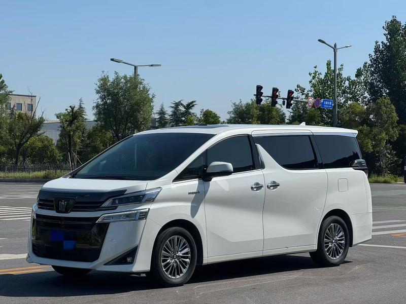 Toyota Vellfire, 2022 — купить в Смоленске под ключ