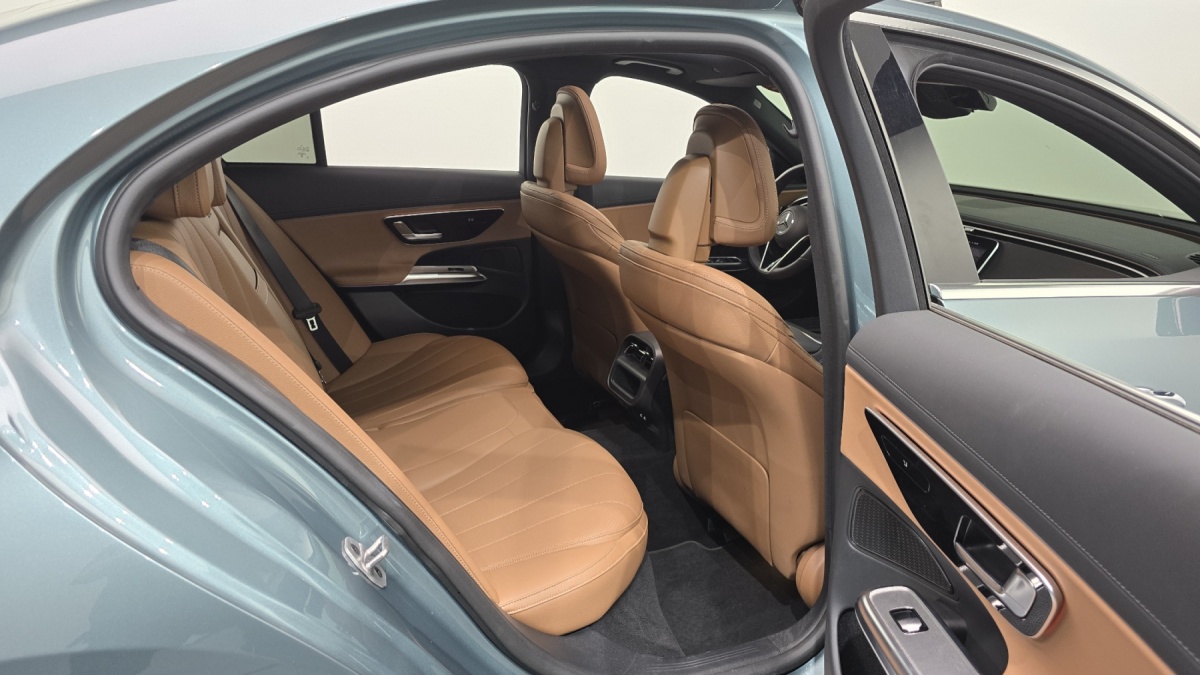 Mercedes-Benz E-Class, 2024 — фото 10 из 12