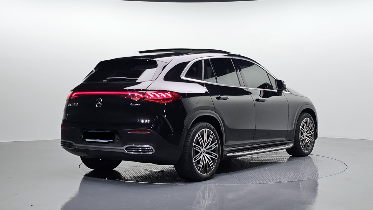 Mercedes-Benz EQE, 2023 — фото 2 из 12