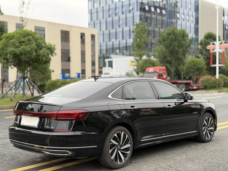 Volkswagen Passat, 2023 — фото 5 из 9
