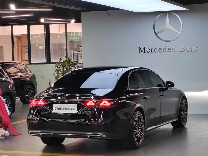 Mercedes-Benz E-Class, 2024 — фото 4 из 9