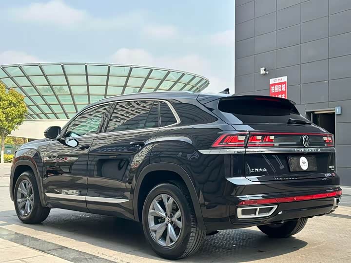 Volkswagen Teramont X, 2023 — фото 7 из 9