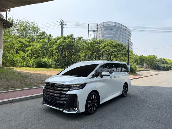 Toyota Vellfire, 2024 — купить в Смоленске под ключ