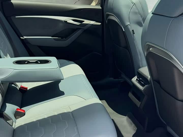 Audi Q6L e-tron, 2025 — фото 5 из 9