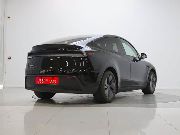 Tesla Model Y, 2025 — фото 6 из 9