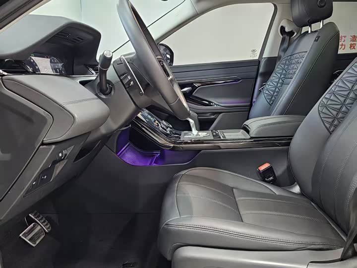 Land Rover Range Rover Evoque L, 2024 — фото 6 из 9