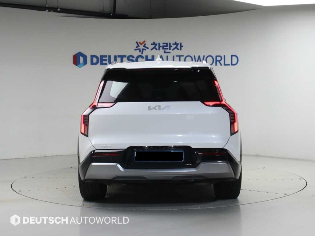 Kia EV9, 2023 — фото 4 из 12
