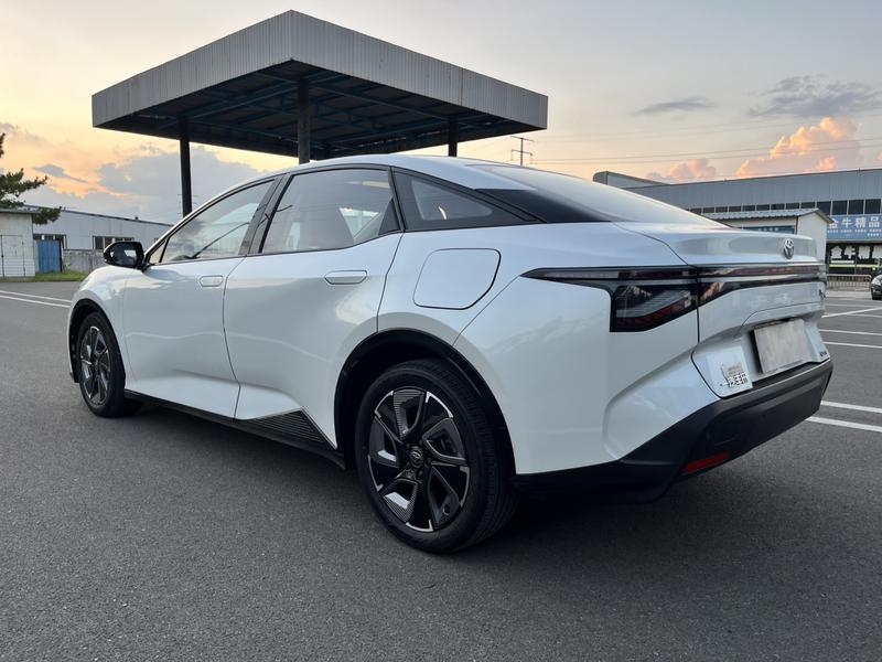 Toyota bZ3, 2025 — фото 5 из 12