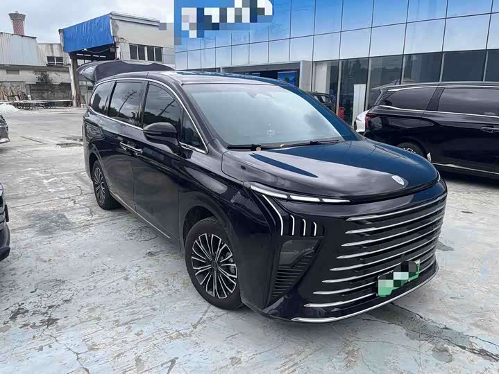 Dongfeng Forthing Xinghai V9, 2025 — фото 3 из 5