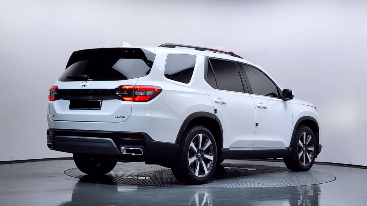 Honda Pilot, 2023 — фото 2 из 12