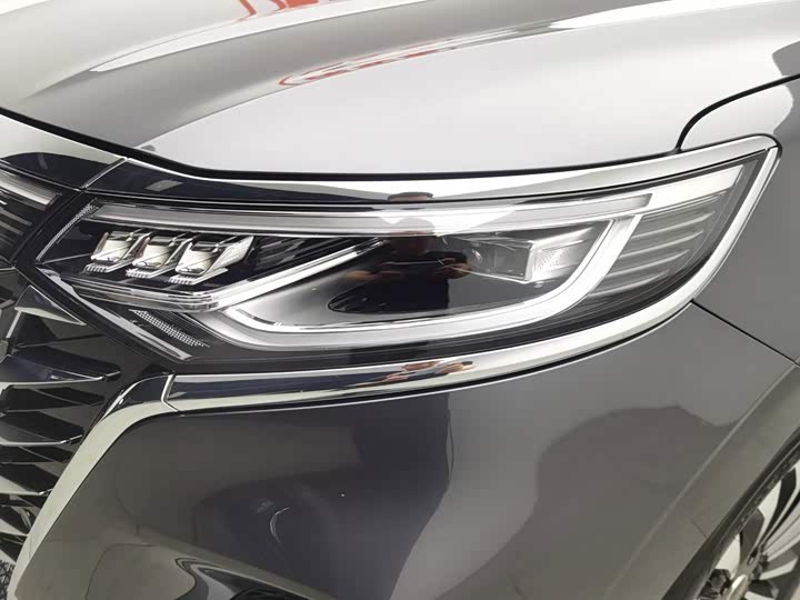 Roewe iMax 8 EV, 2026 — фото 7 из 9
