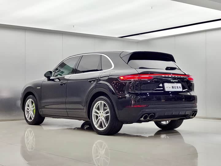 Porsche Cayenne Hybrid, 2022 — фото 5 из 9
