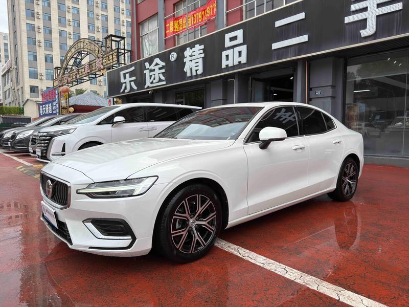 Volvo S60, 2024 — купить в Курске под ключ