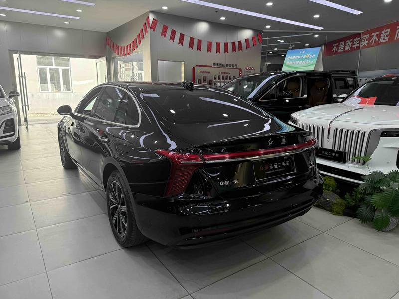 Hongqi H5 Hybrid, 2025 — фото 4 из 11