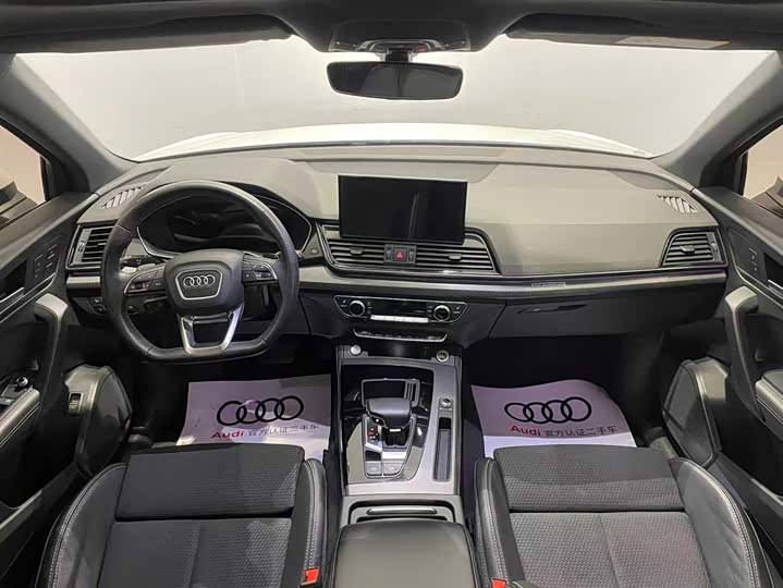Audi Q5L Sportback, 2021 — фото 7 из 9