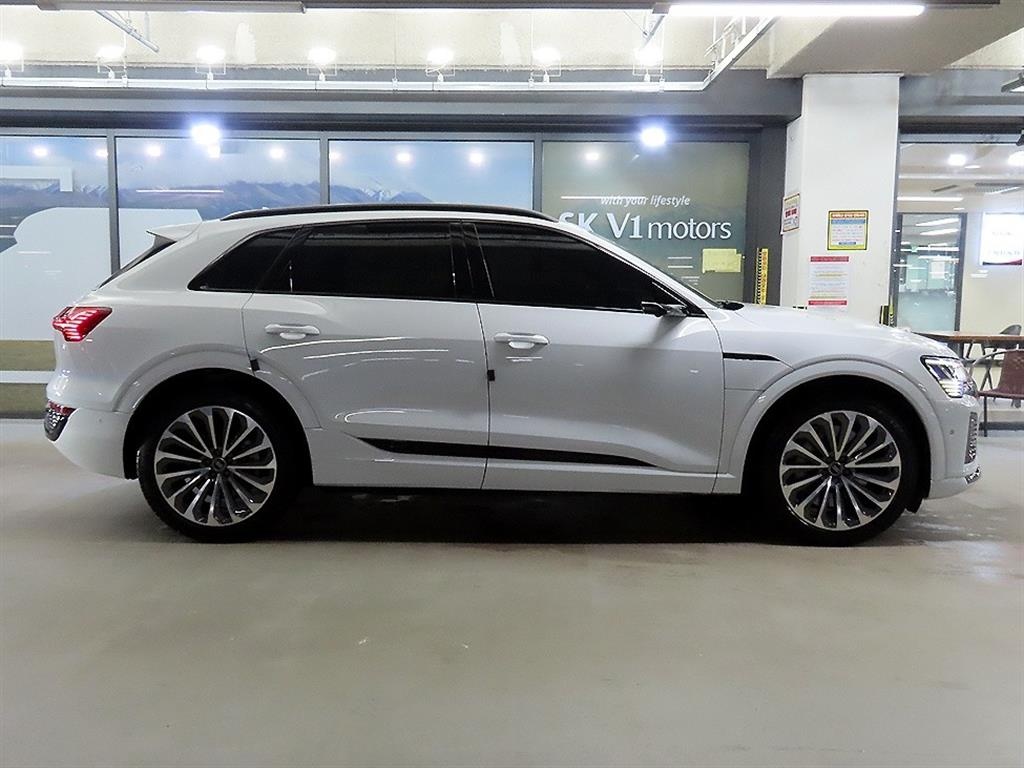 Audi Q8 e-tron, 2024 — фото 3 из 12