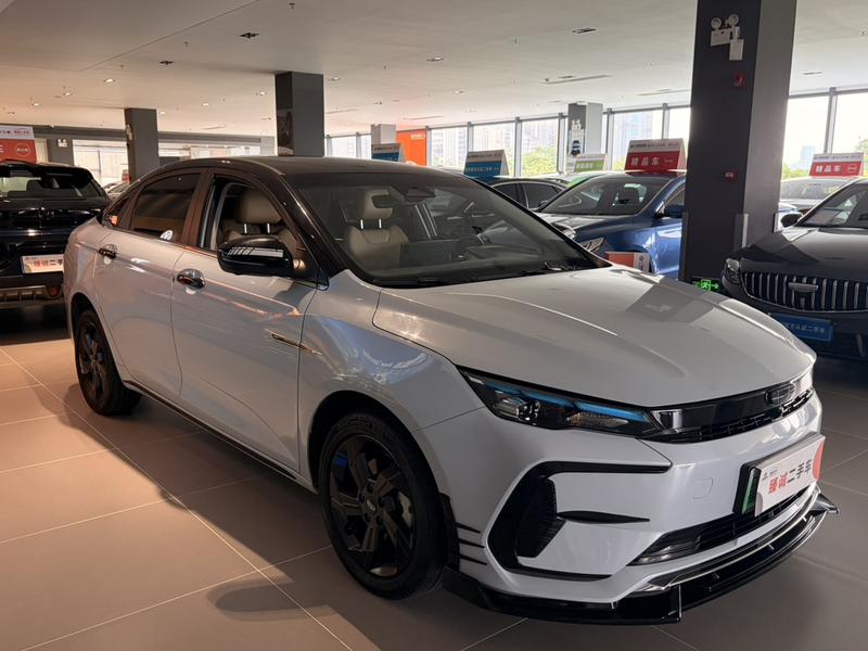 Geely Emgrand L Hi·P Hybrid, 2023 — фото 3 из 11