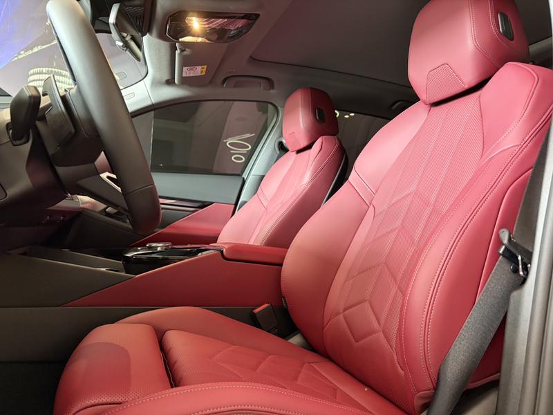 BMW 5 Series, 2025 — фото 11 из 12