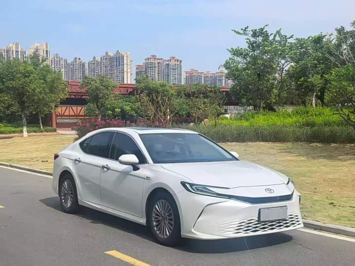 Toyota Camry, 2024 — фото 4 из 9