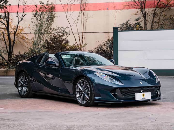Ferrari 812, 2022 — фото 3 из 9